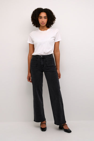 Kaffe -  Akarla High Waist Jeans in black on a model