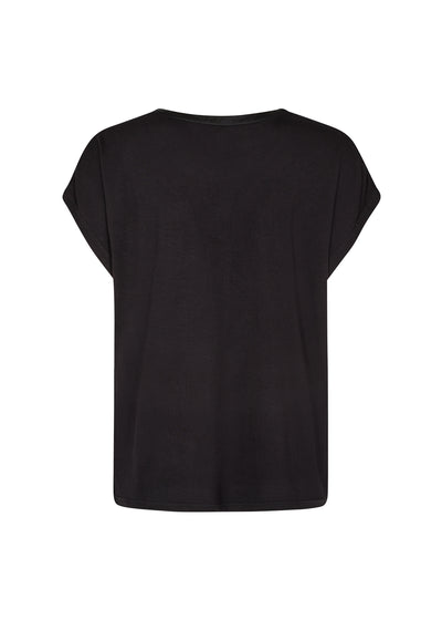 Back again for another season, Thilde! We love this t-shirt that can easily get dressed up or down! showing the rear