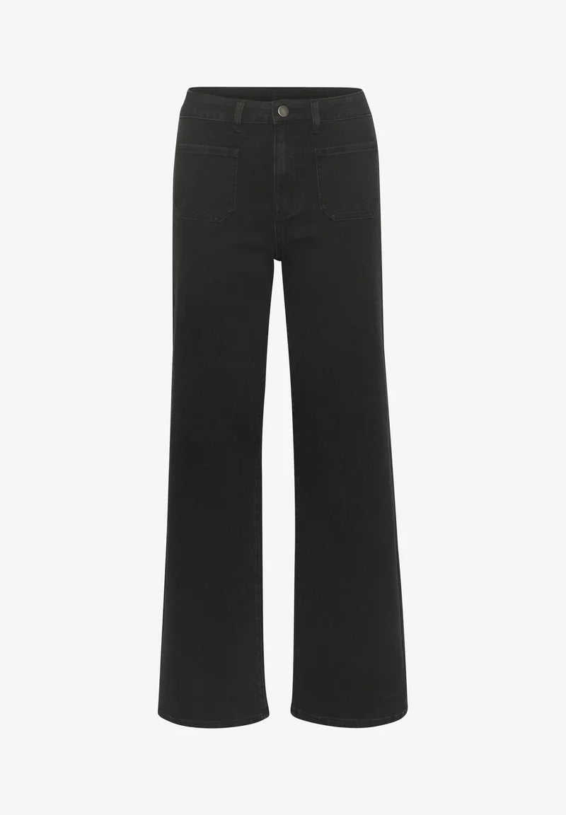 Elevate your autumn style with the Kaffe Karla Flared Jeans in Deep Black. These perfect black jeans are essential, ready to be styled with your favourite jumper. Embrace effortless fashion with these versatile, must-have jeans.



Made of 75% cotton, 13% viscose, 10% polyester, 2% elastic, Machine wash 30